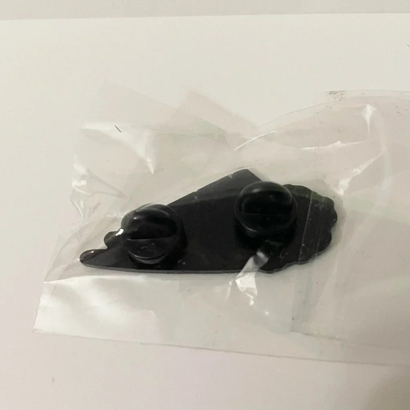 Dragon Ball Z Flying Nimbus Enamel Metal Pin Double Rubber Backing - Picture 4 of 8